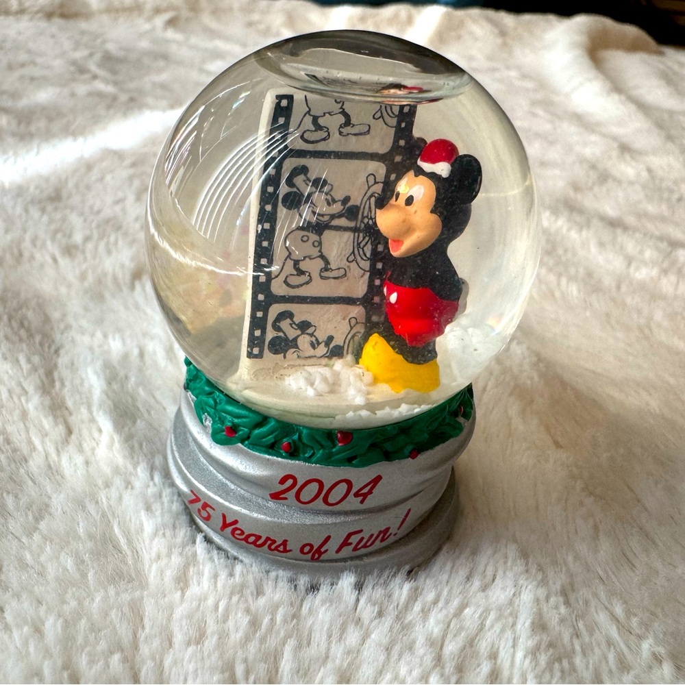 Disney Mickey Mouse 2004‎ Christmas Mini Snow Globe JC Penney 75 Years of Fun!